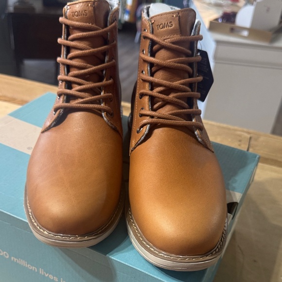 TOMS Men\'s Tan Leather Lace-Up Boots